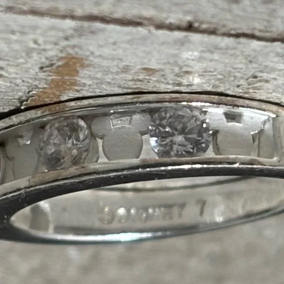 ❤️Disney Sterling Silver Crystal Mickey Mouse Ring- Sz 7 - Picture 3 of 4